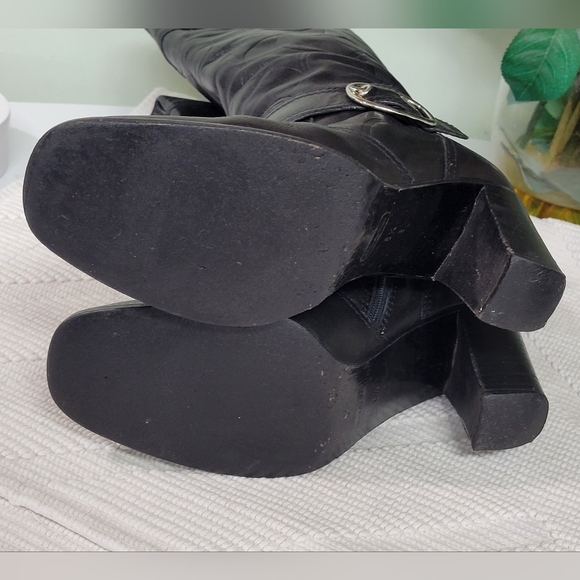 COACH Signature leather chunky heel boots 😍Rare HTF zipper - Picture 6 of 12